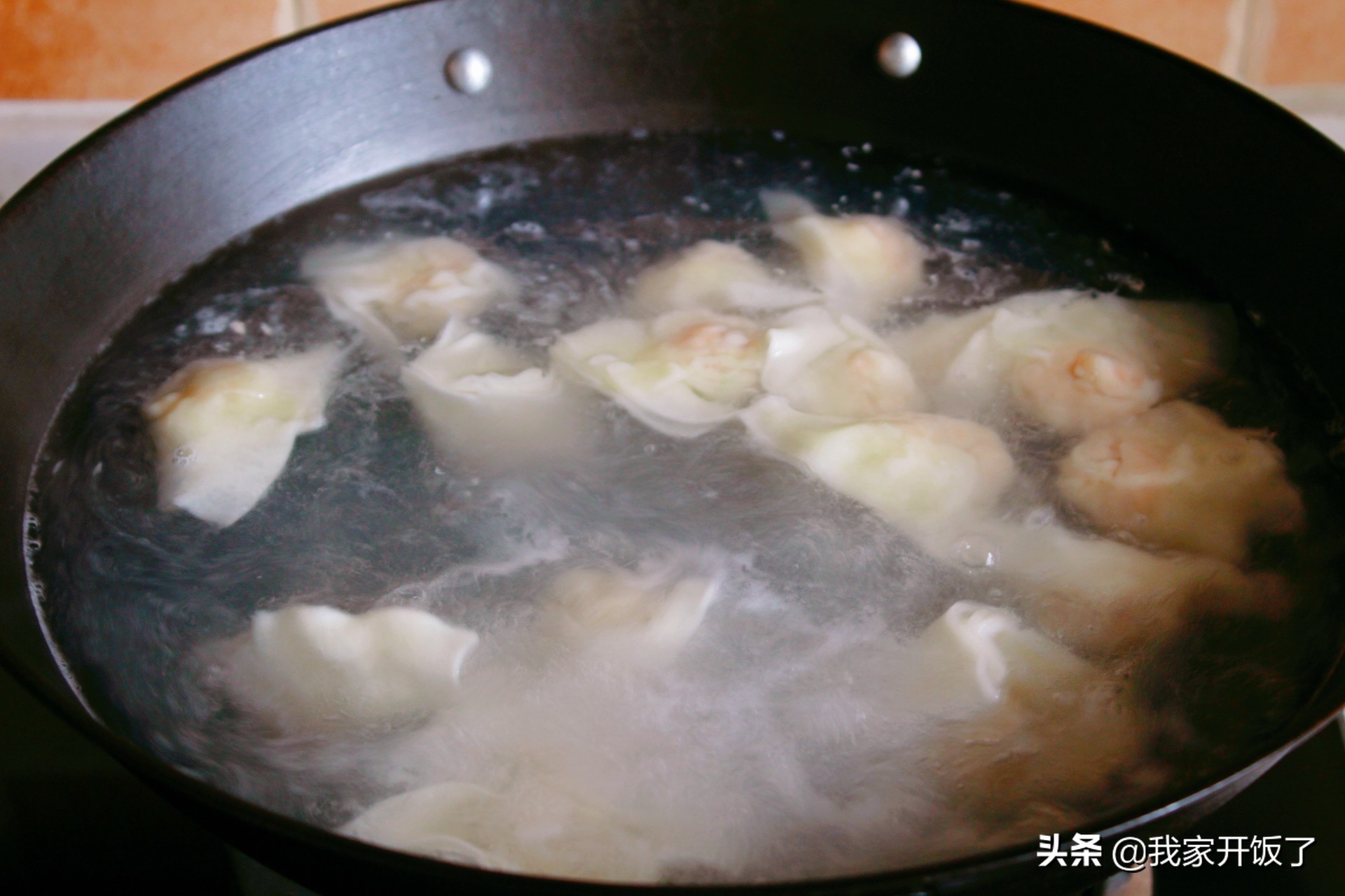 冰冻永康馄饨怎么煮不会破皮,现包的馄饨容易破皮了怎样解决