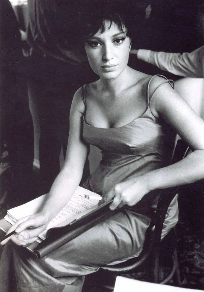 意大利名模惊艳的图片,纪录影视