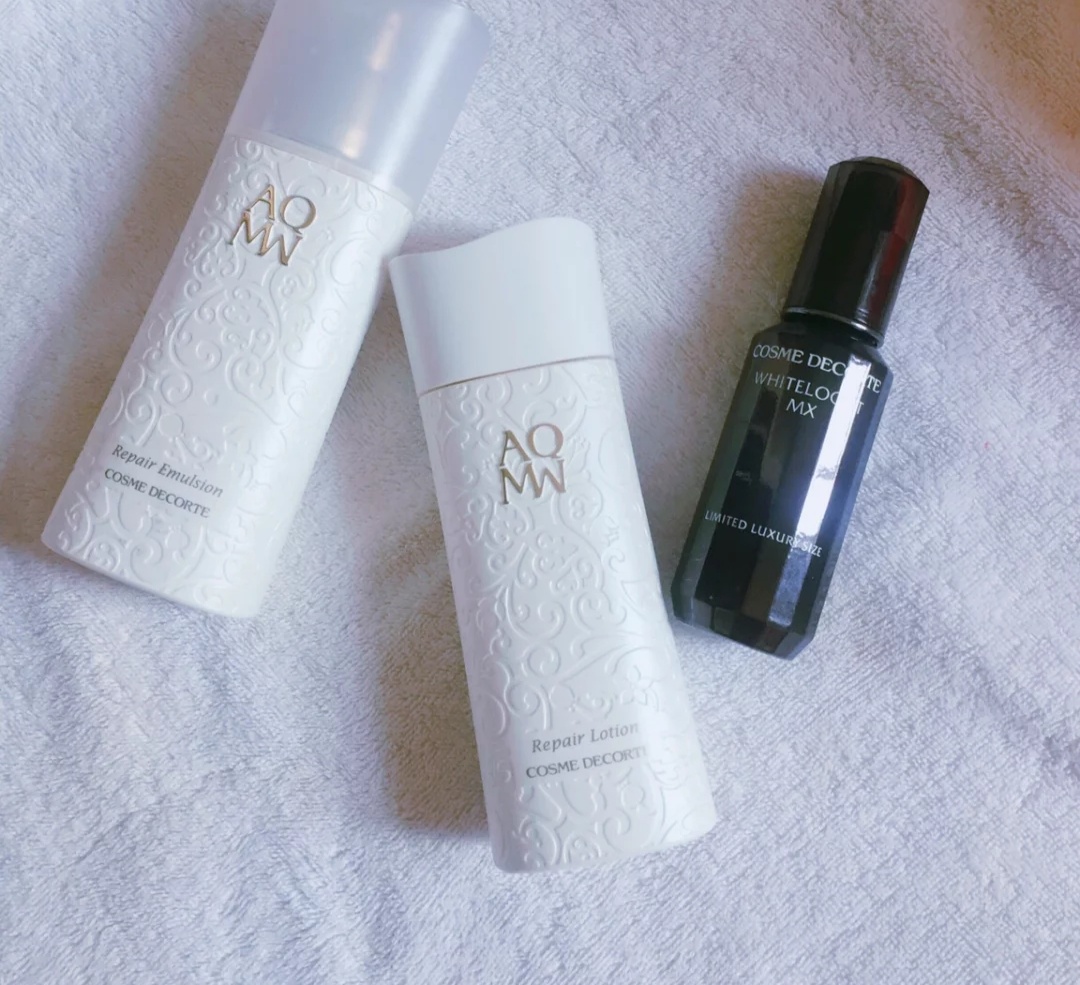 皮肤白到反光的女人,暗夜皮肤暗沉美白水乳推荐