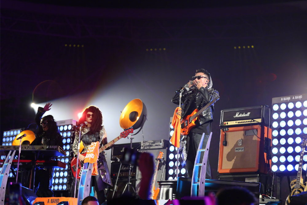 马云退休后平易近人的着装 (马云年轻时期穿搭)