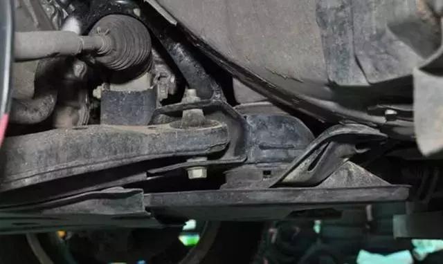 老车噪音大漏风解决方法,汽车密封胶条消除噪音