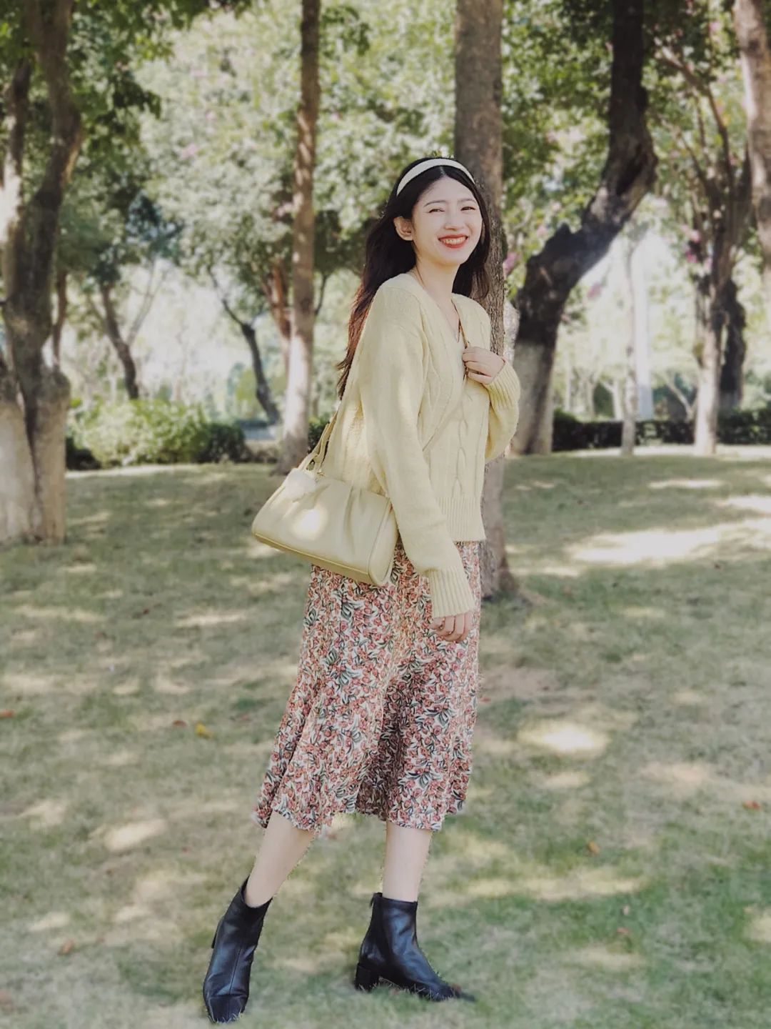 矮个子必备鞋最新款马丁靴,今年最火的中筒靴粗腿圆头马丁靴