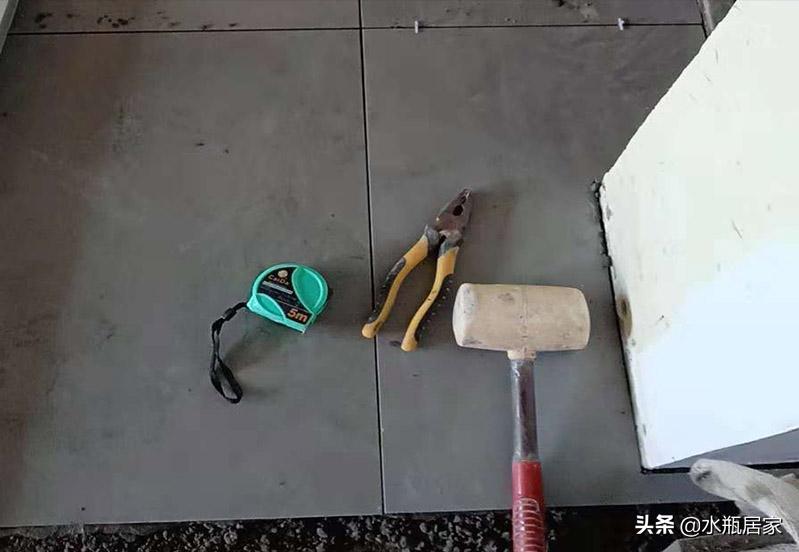 瓷砖脱落了用什么胶可以修补,瓷砖鼓起来之后如何用瓷砖胶修复