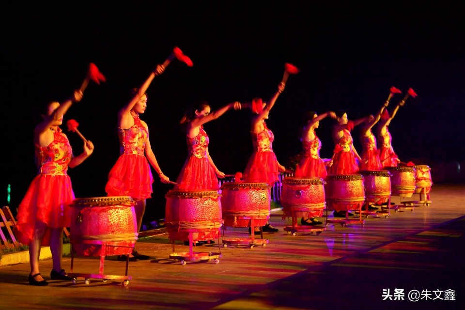 有一种生活叫长寿岛上梦巴马，来一场裸浴景中境如仙