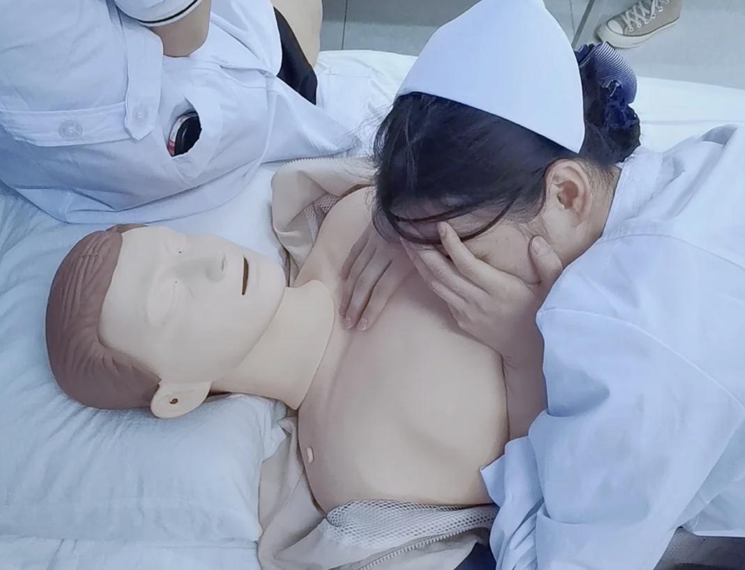 当年包分配的“定向医学生”，如今发展怎么样？亲历者表示很扎心