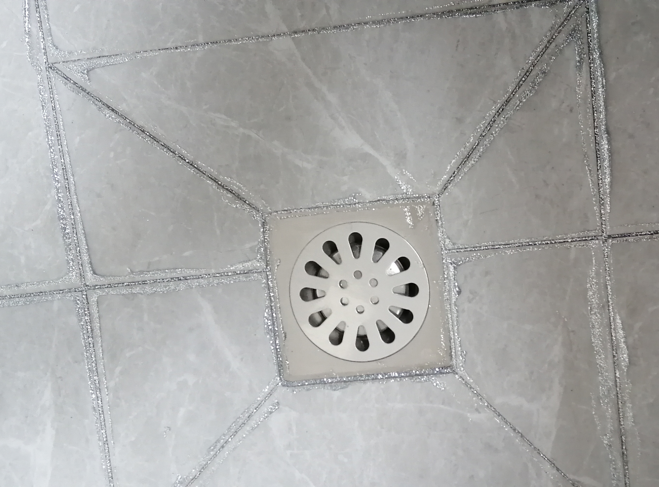 请问瓷砖填缝勾缝美缝有什么区别,瓷砖勾缝和美缝效果图对比