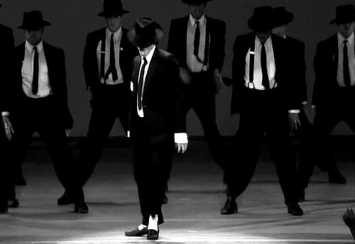 12年了,他歌里提出的那些问题被解决了吗?