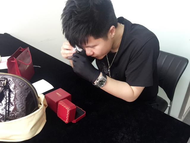 90后小伙鉴宝,90后小伙10万淘宝藏品