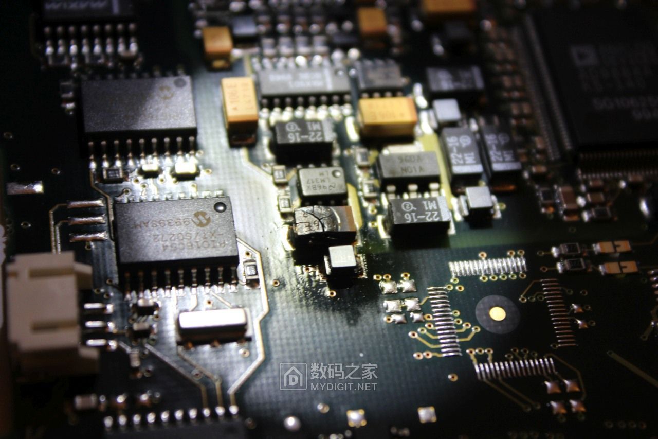 都是钽电容惹的祸：拆修宝施玛（Proxima）3LCD投影机三无故障