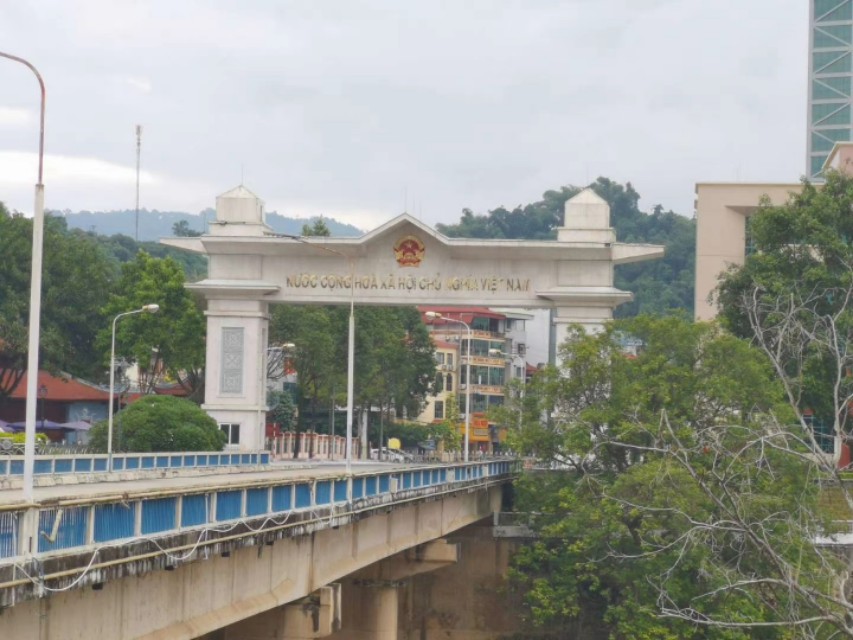 越南老街离河口多远,越南老街看河口夜景