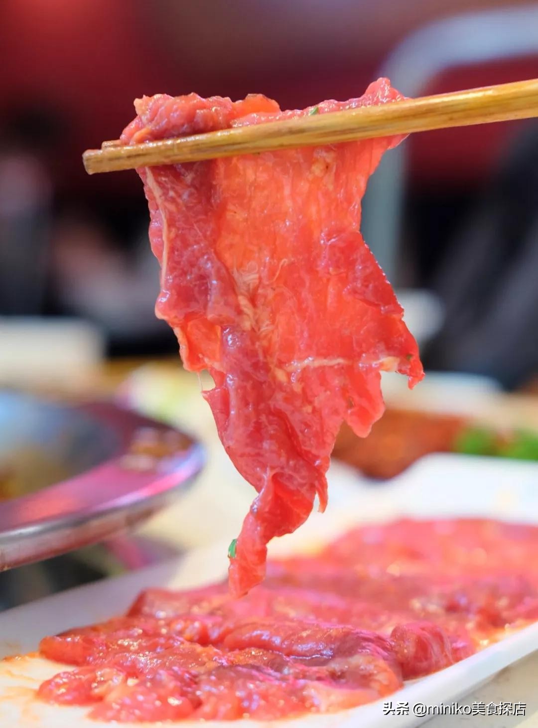 排队两个小时才吃上火锅,排队两小时也要吃到的烤鱼