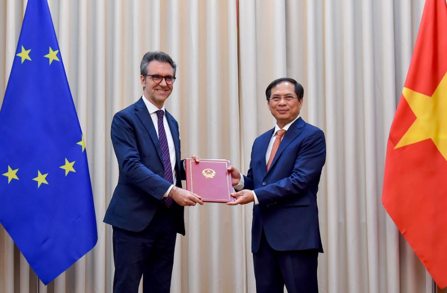 抄中国作业而逆袭的国家,欧美抄中国作业对吗