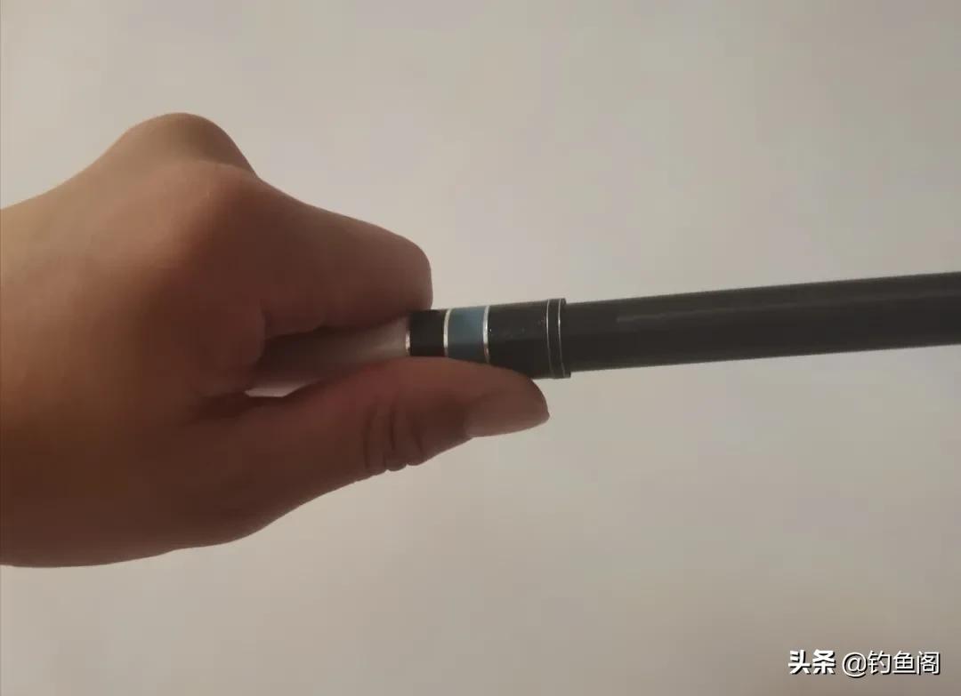 鱼竿卡节怎么办？先别拿火烤，2招就能解决问题