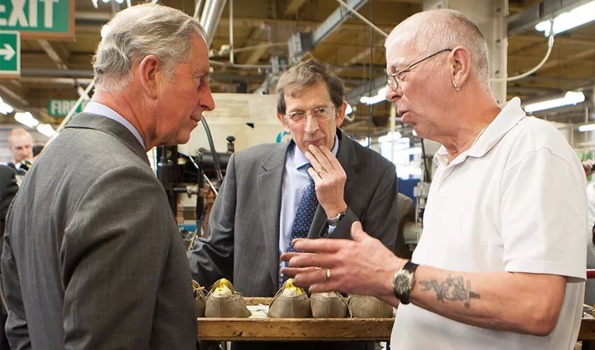 威廉、哈里、查尔斯王子同框太帅气!28个英伦绅士品牌拿走不谢