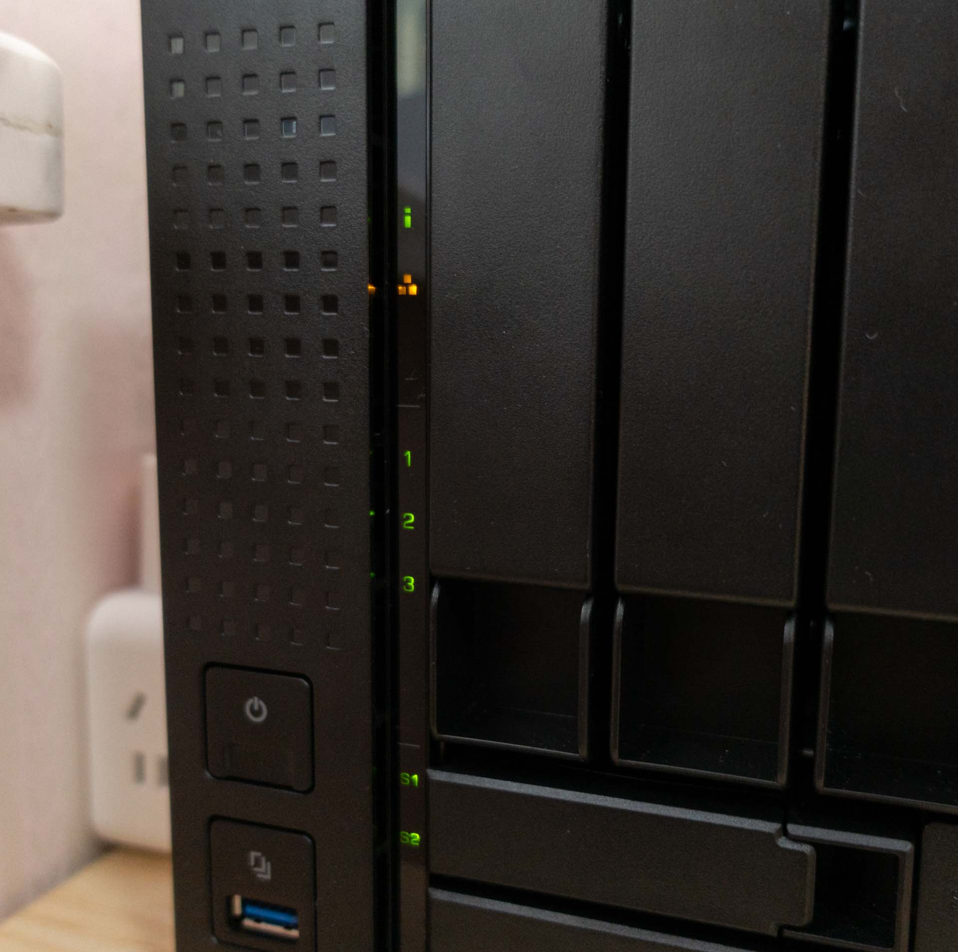 从小白开始,威联通ts-551nas初次使用