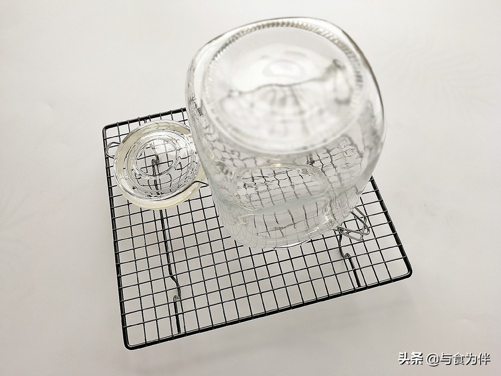 夏天的第一坛杨梅酒,杨梅酒怎么泡好喝又简单