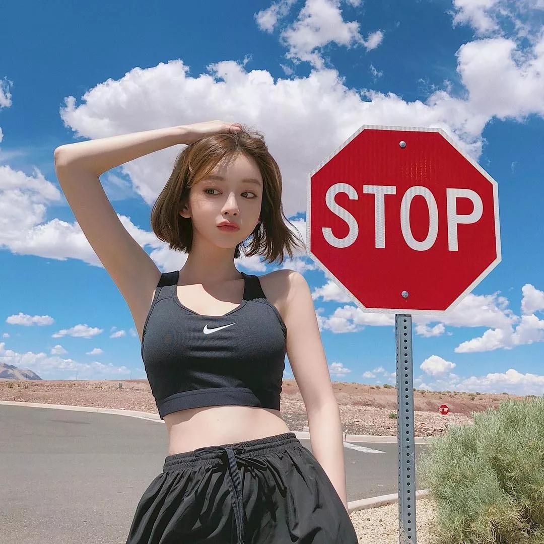 韩国短发漂亮的女星,韩国三大女神级电影演员短发