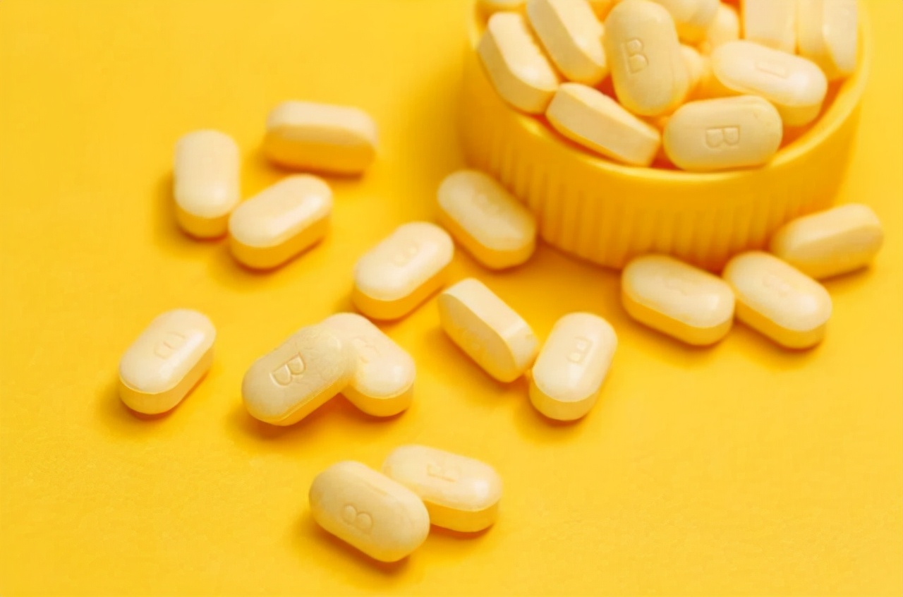 普通人长期吃叶酸,45岁后每天吃一片叶酸