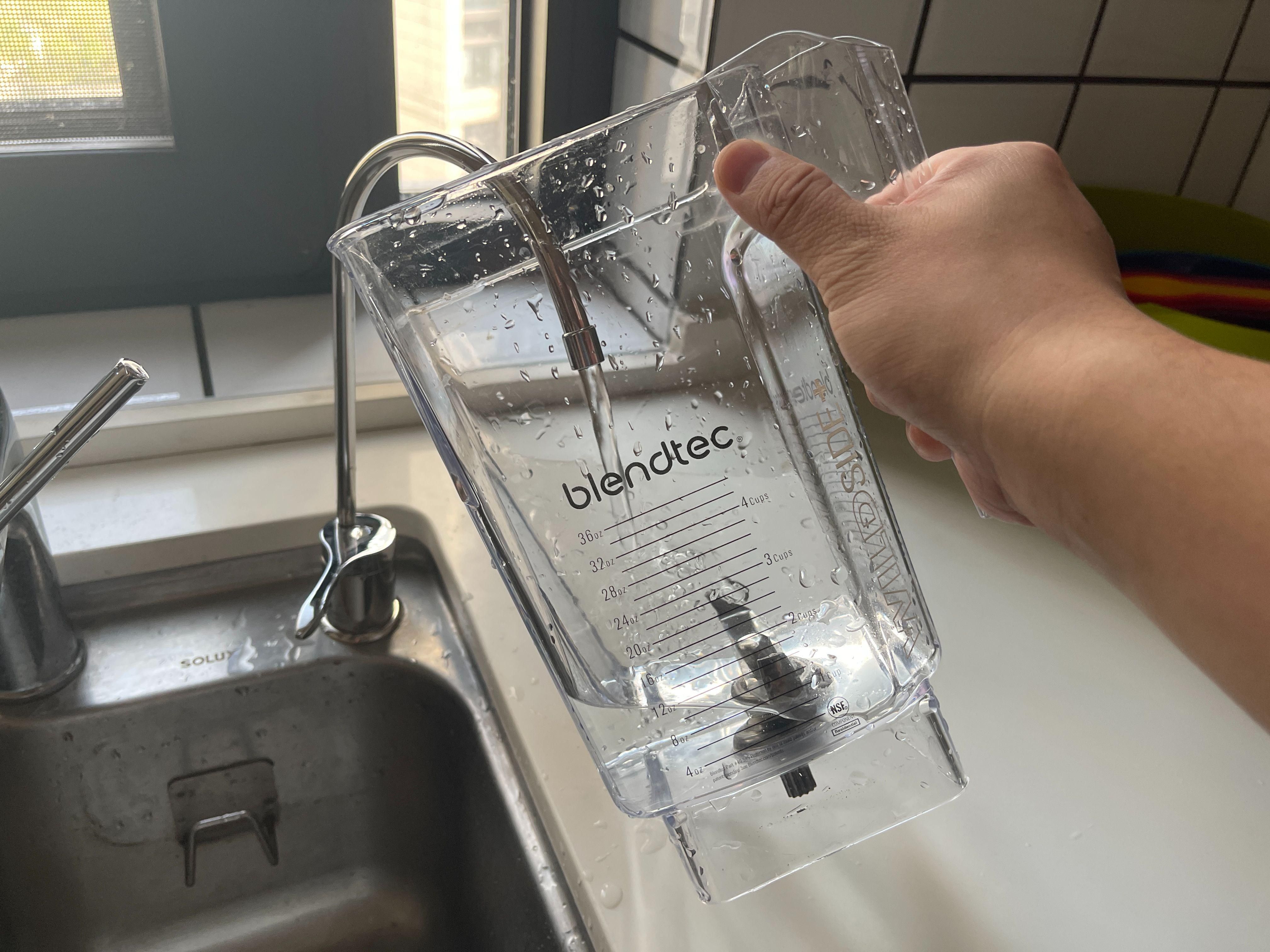 飞机上用的什么品牌的净水器,飞机上的净水器