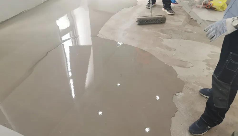 石膏基自流平做地暖回填,石膏自流平和水泥河沙找平哪个好