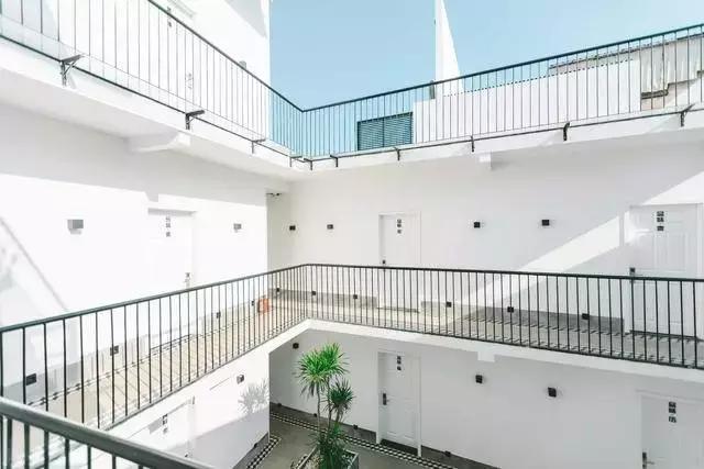 藏在海边的摩洛哥花园！夫妻俩不懂设计，却打造厦门最美网红民宿