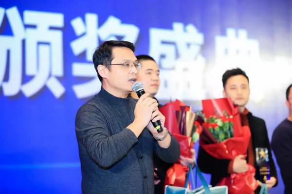 「年会回顾」“同心同行筑梦远航”麦丰装饰2020年度盛典