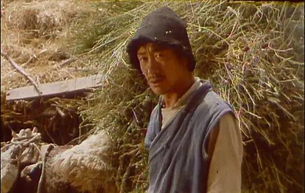 《裸血》：美貌少女成为男人复仇的工具，贪婪和蒙昧下无人能幸免