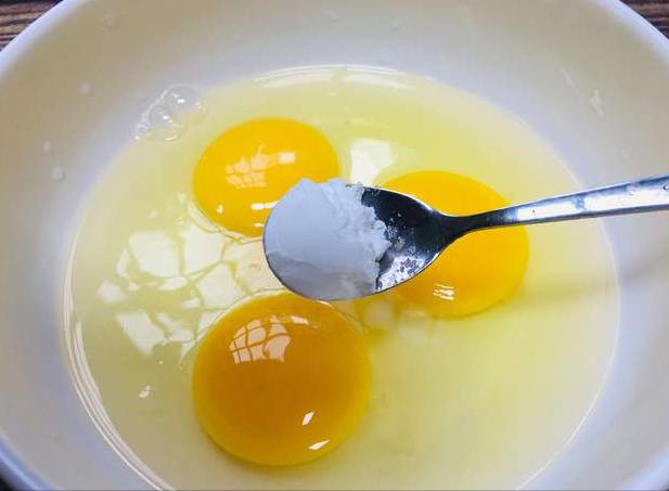 蒸鸡蛋羹中间不熟怎么办,鸡蛋羹隔水一般要蒸几分钟甜的