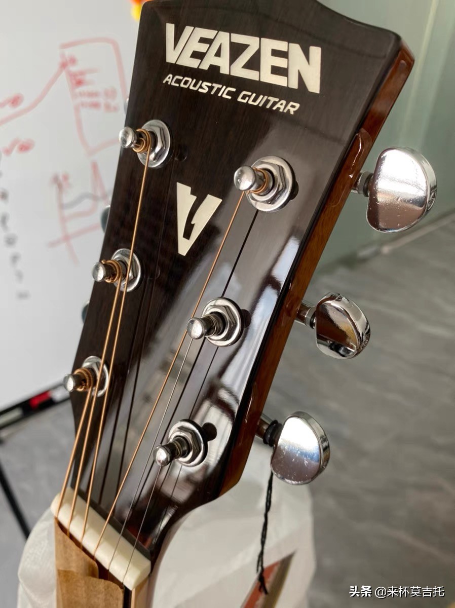 初学者吉他怎么选择好的,初学者吉他应该选哪一些比较合适