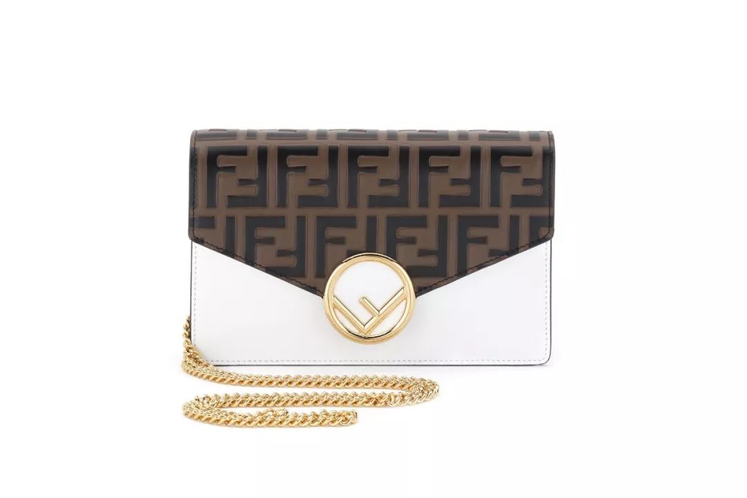 当代女生消费观名牌包,现代女士包