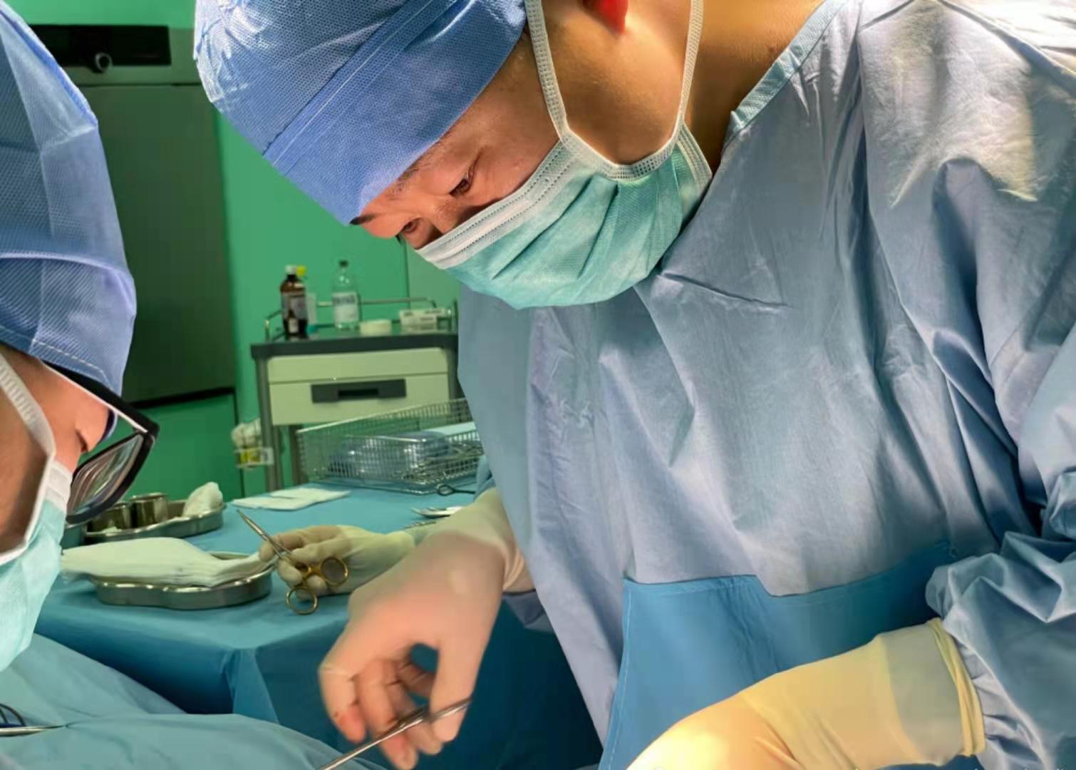 包皮手术为什么一站起来就疼,做了包皮手术后感觉不疼好不好