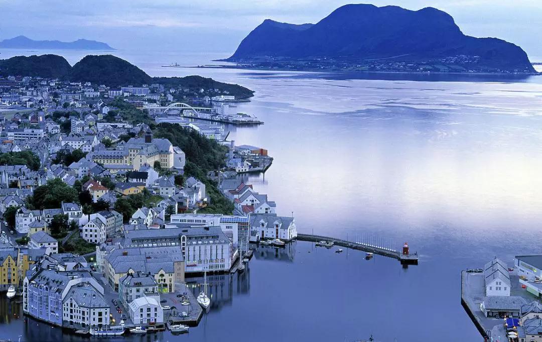 欧洲四大半岛地图,欧洲三大半岛的名称