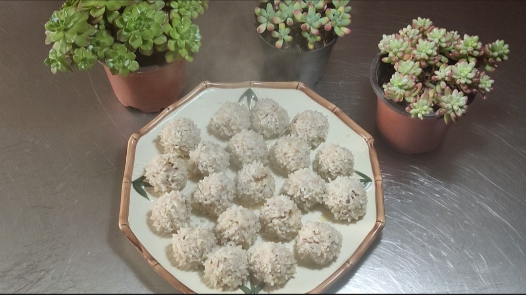 咸蛋黄珍珠肉丸做法,珍珠咸蛋黄肉丸