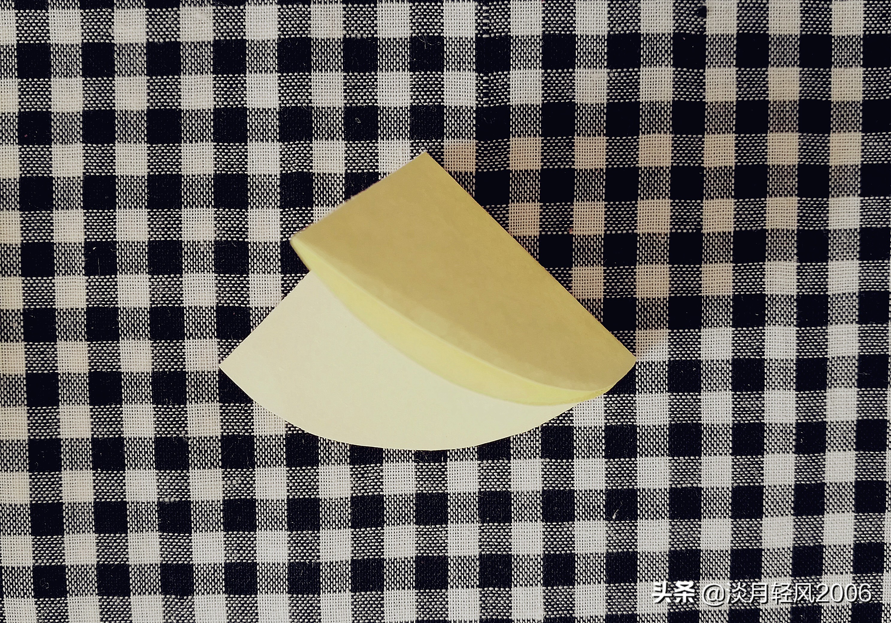 用卡纸制作的手工立体小花,彩色卡纸立体手工