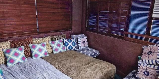 香港：同志桑拿柜子里的喘息空间