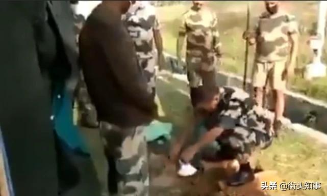 辣眼睛！印度军官教士兵如何正确拉“便便”，让人是目瞪口呆了
