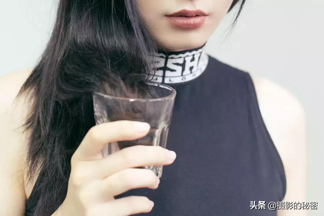 拍照时很僵硬不会摆动作,拍照太僵硬不会摆动作