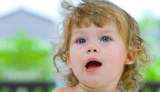 2岁不会说话的宝宝去托班,2岁宝宝不说话送早教班有帮助吗