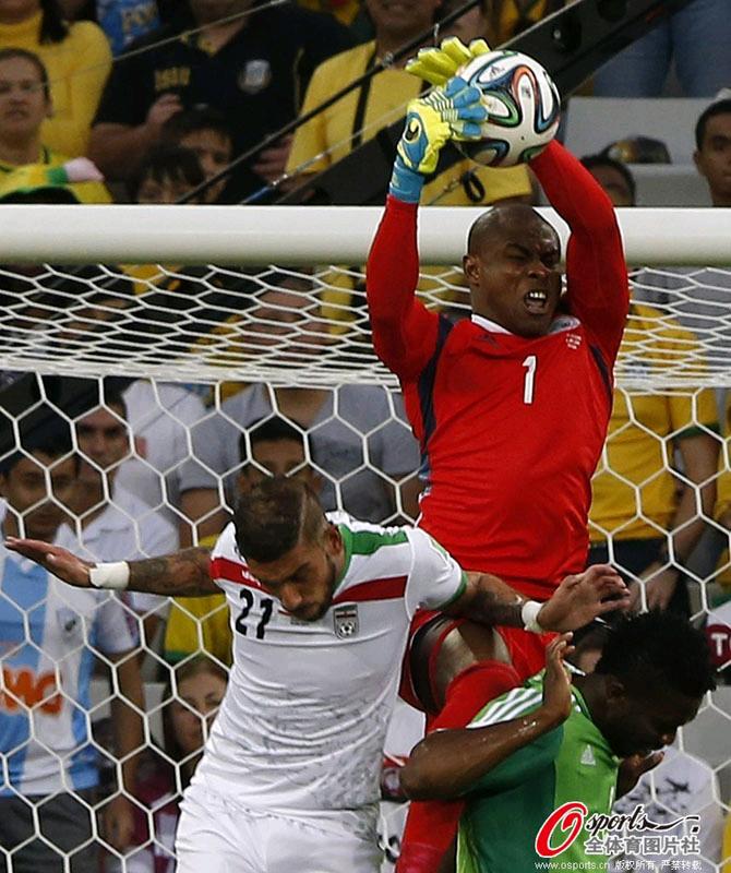 足球守门员教学指导思想,足球教学训练守门员射门