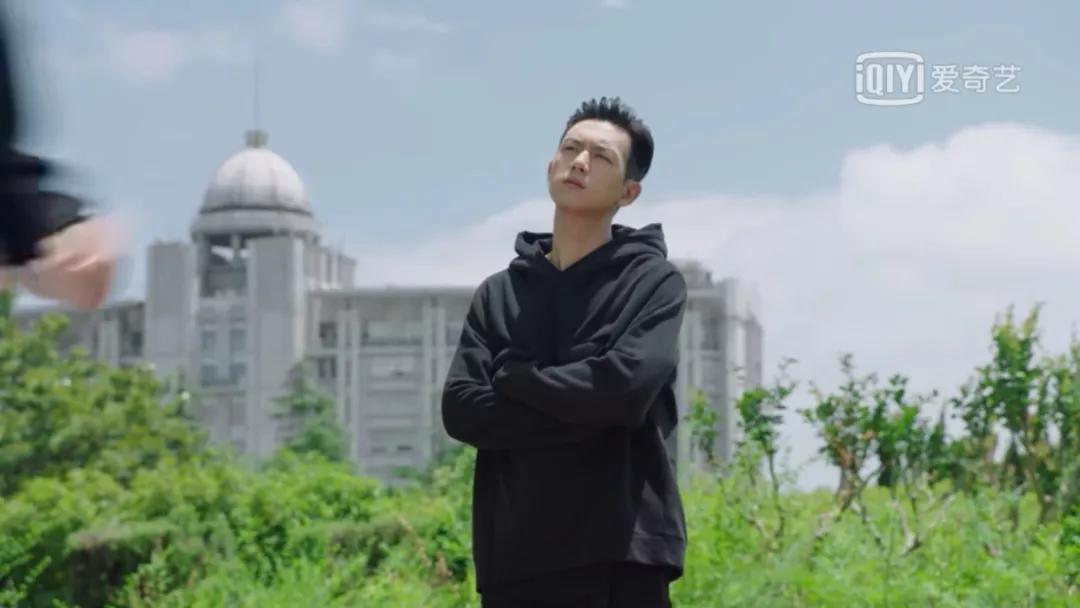 《亲爱的热爱的》:小甜妞佟年倒追高冷男神韩商言，齁甜