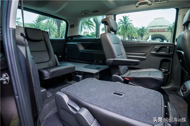 雨霁风光依旧笑春风解读夏朗的出行仪式感