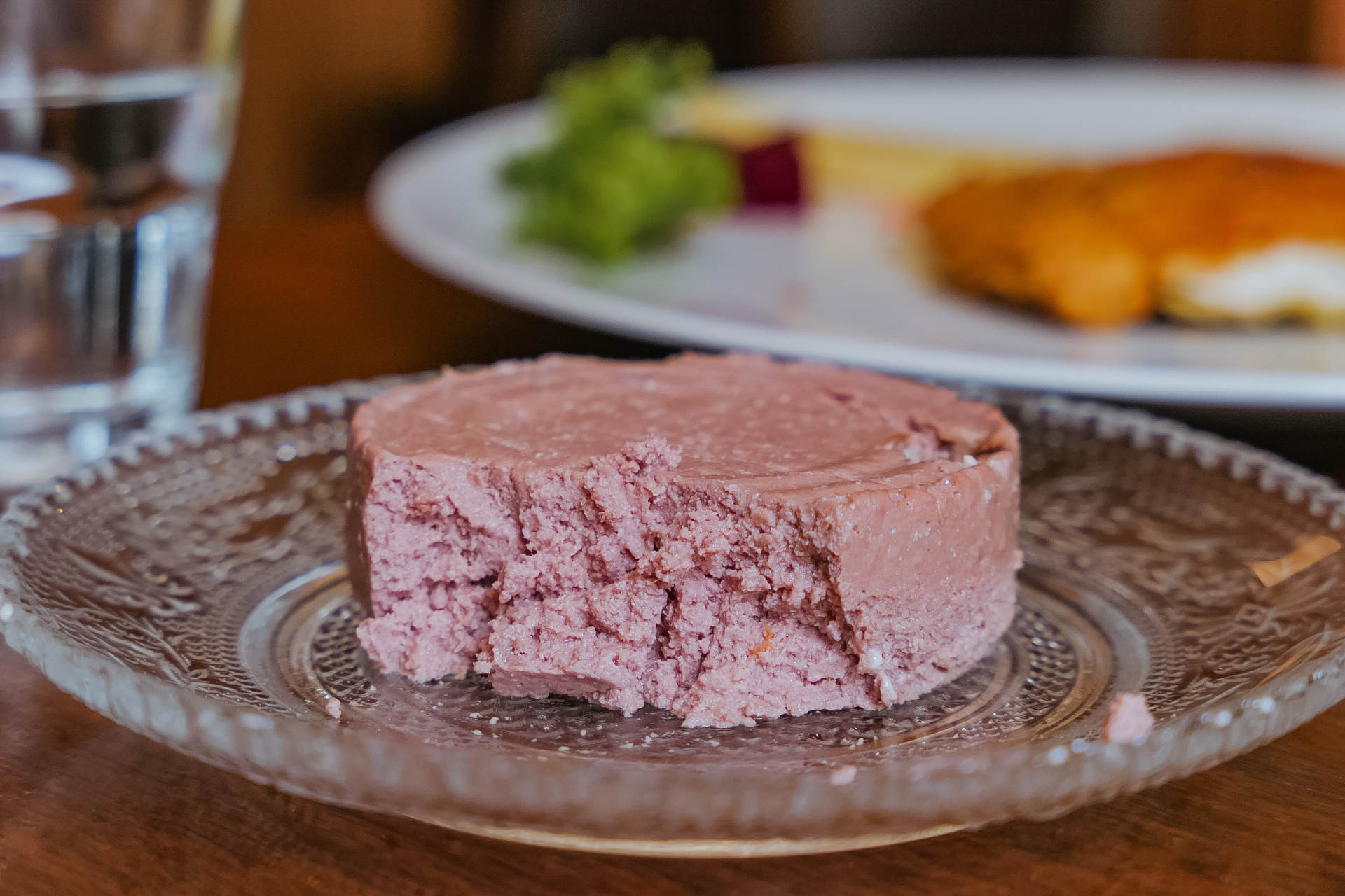 在天津，百十年来西餐一直和煎饼果子si“盟兄弟”？