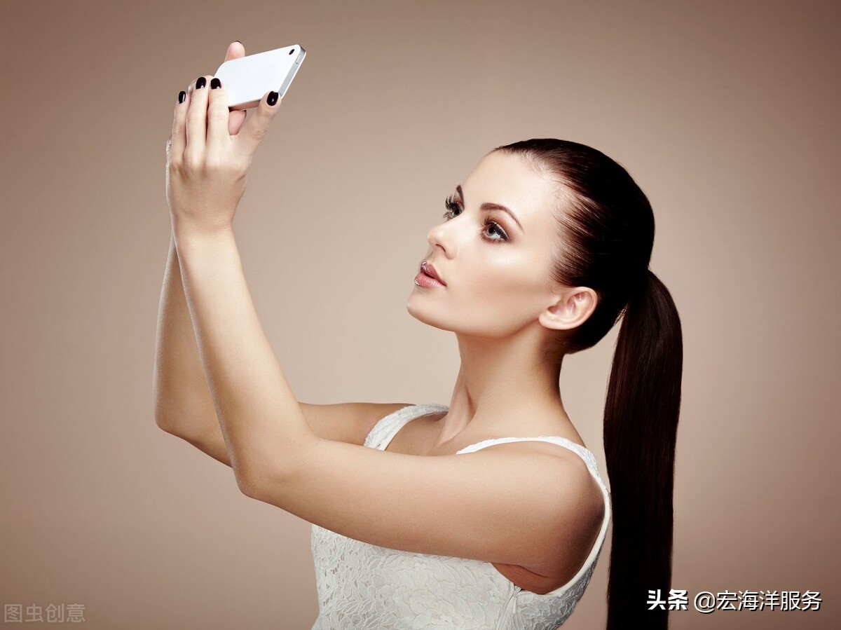 如何对着镜子自拍男生,如何对着镜子自拍视频