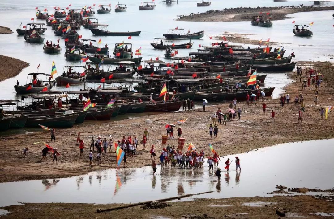 距海南20km有片处女地，比台湾风情比三亚便宜，路过都错过了
