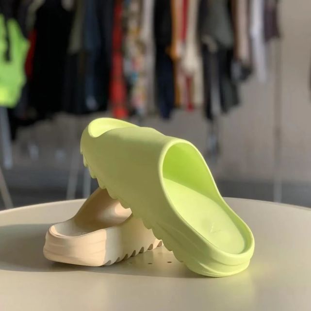 yeezy拖鞋蓝色什么时候发售,yeezy拖鞋发货