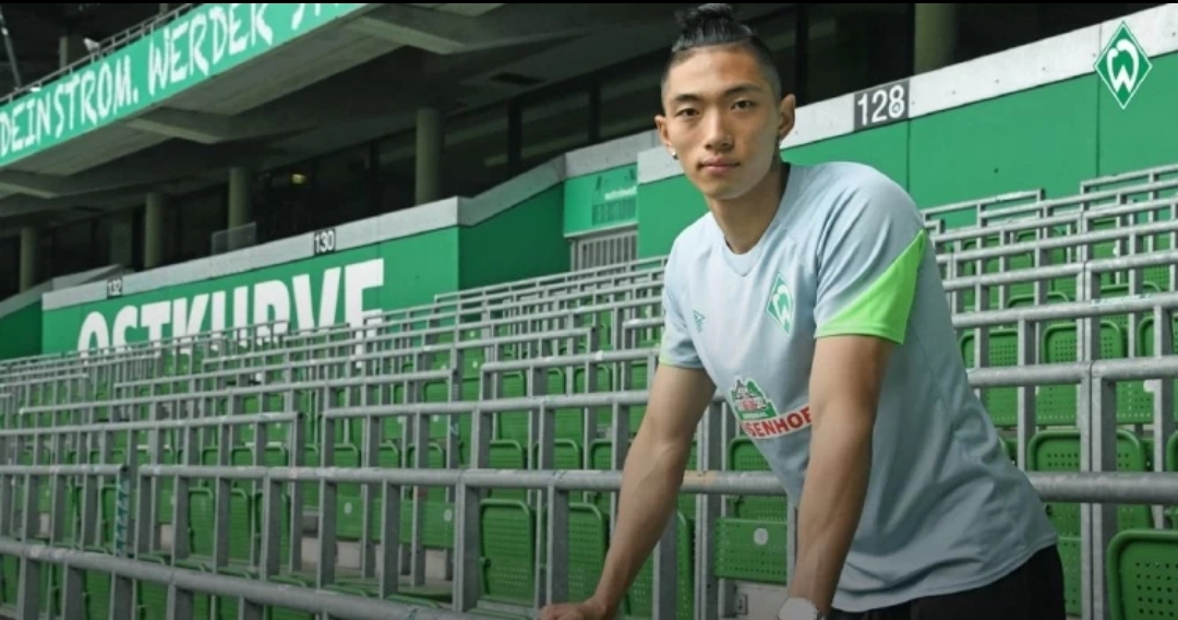 中午12点！韩国足球传来喜讯，中国足球再遭打击，球迷质疑声一片