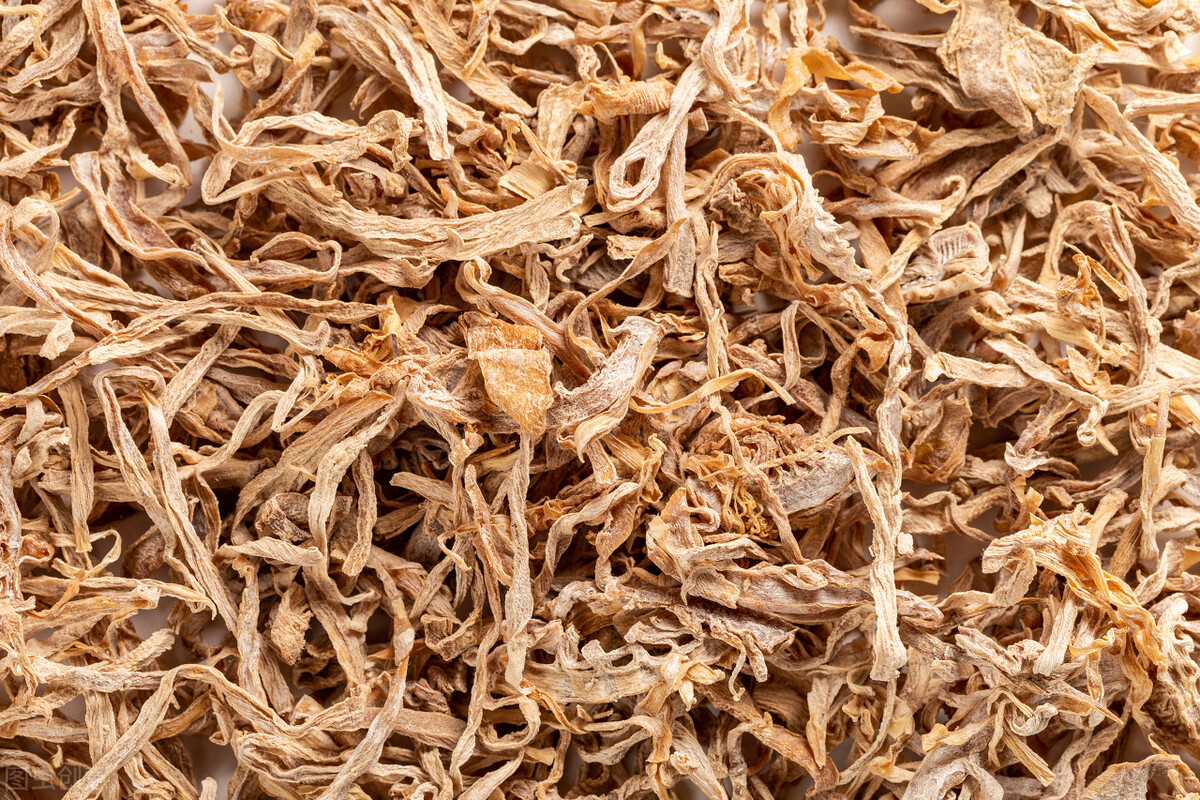 笋煮花生米笋干是不是很硬,笋干泡了直接炒