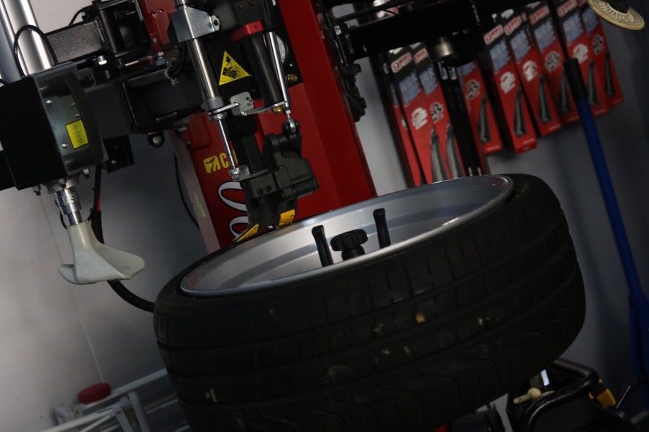 怪兽修车老车翻新视频,怪兽修车老车翻新天津