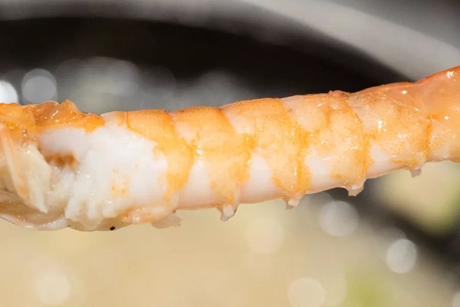 这家噗噗噗的粥底火锅店，稳就一个字