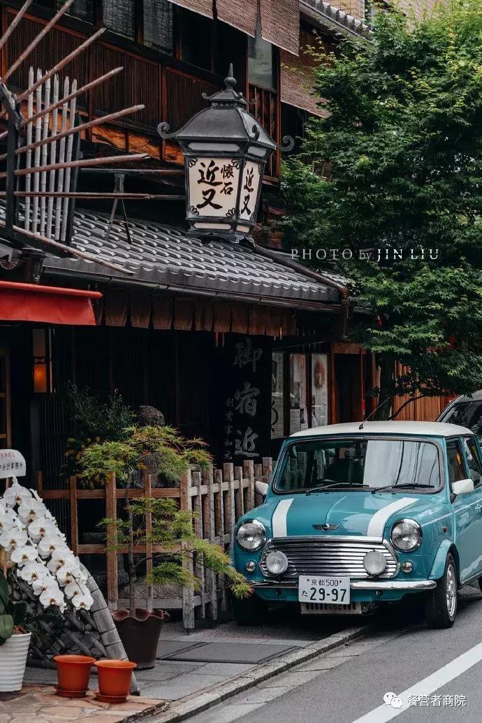 为什么别人的招牌那么美,而我们的比较丑?